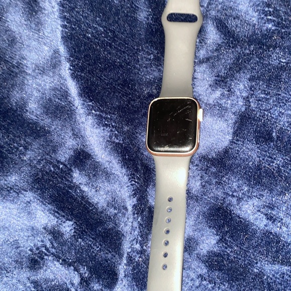 Apple watch series 5.. - Picture 8 of 17